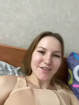 YungTessa online show from October 12, 5:01 pm