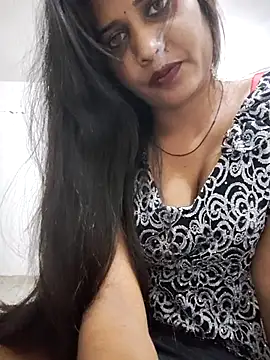cute radhikaa online show from March 29, 11:32 am