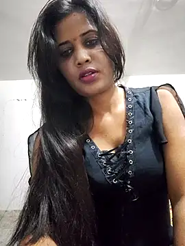 cute radhikaa online show from March 31, 11:43 am