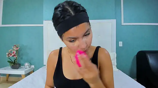 ania gomez online show from October 6, 9:34 pm