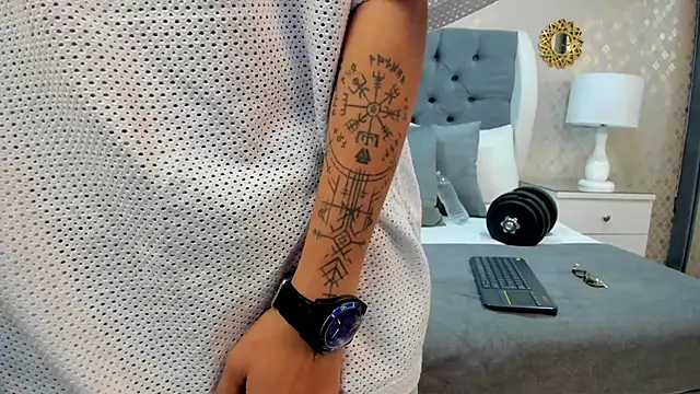 Snapshot of ZoeKrug chatting on September 22, 12:18 pm ZoeKrug online show from September 22, 12:18 pm