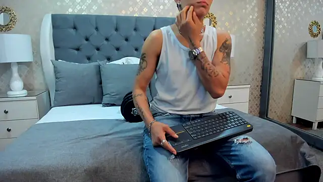 Snapshot of ZoeKrug chatting on September 26, 12:09 pm ZoeKrug online show from September 26, 12:09 pm