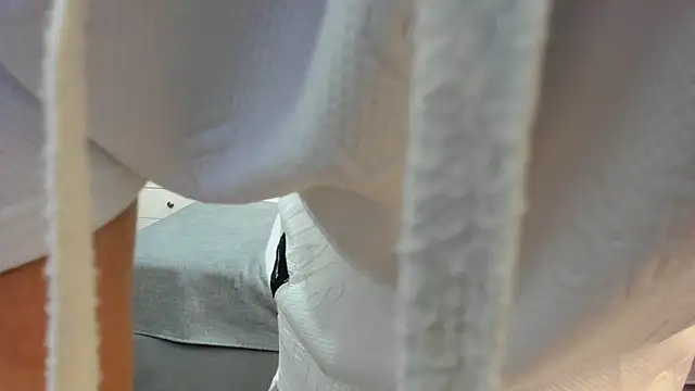 Snapshot of ZoeKrug chatting on October 17, 11:57 am ZoeKrug online show from October 17, 11:57 am