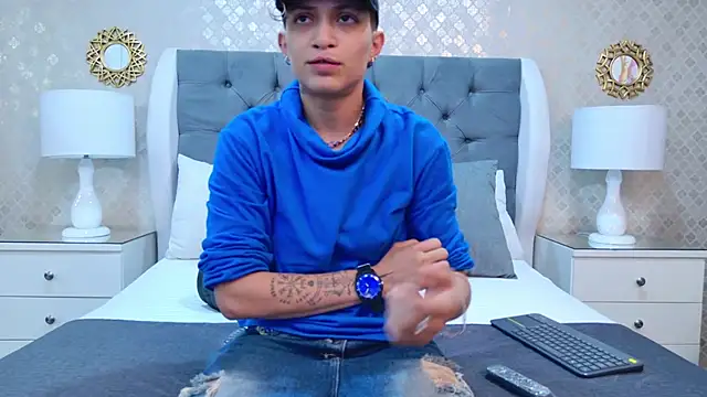 Snapshot of ZoeKrug chatting on October 24, 11:50 am ZoeKrug online show from October 24, 11:50 am