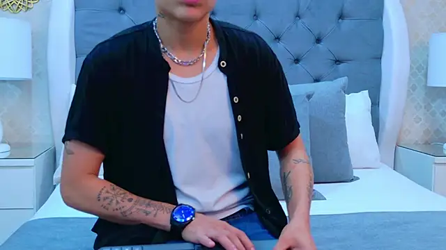 Snapshot of ZoeKrug chatting on November 1, 12:07 pm ZoeKrug online show from November 1, 12:07 pm