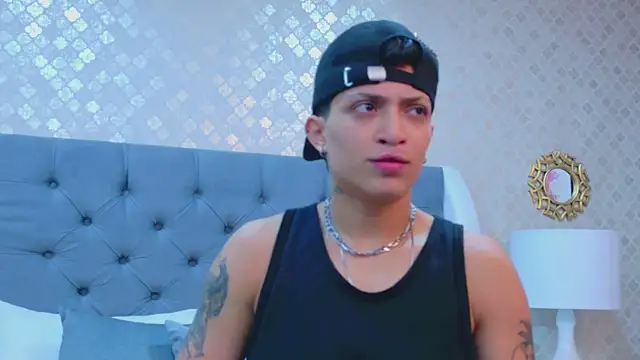 Snapshot of ZoeKrug chatting on November 3, 11:55 am ZoeKrug online show from November 3, 11:55 am