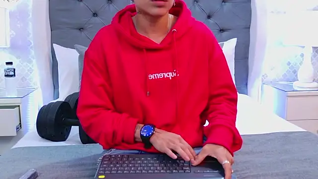 ZoeKrug online show from January 16, 1:04 pm