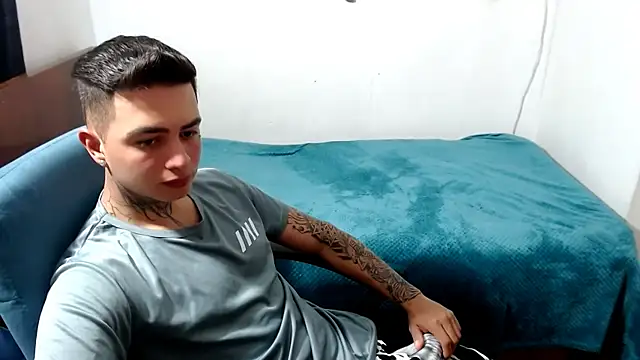 santii ss online show from October 3, 2:08 am