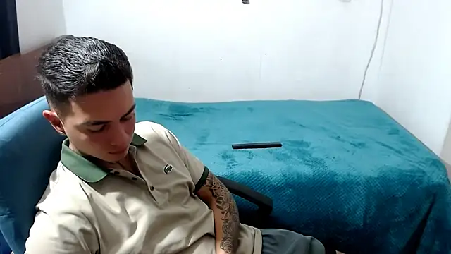 santii ss online show from October 4, 2:09 am