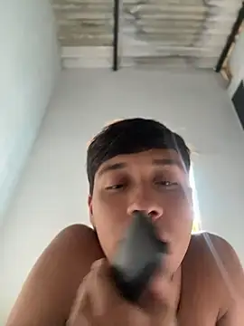 Snapshot of hot_boy_04 chatting on July 17, 4:34 pm hot boy 04 online show from July 17, 4:34 pm