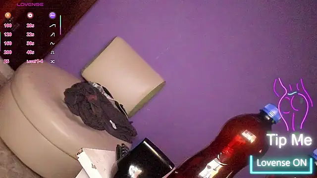 Snapshot of Valentina_Horny777 chatting on November 15, 2:53 am Valentina Horny777 online show from November 15, 2:53 am