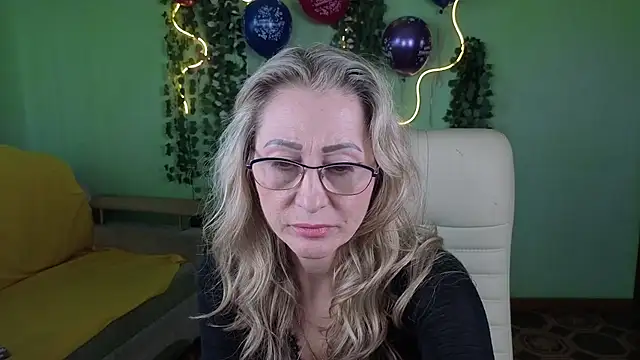 Snapshot of Habibi_Honeyy chatting on September 10, 12:05 pm Habibi Honeyy online show from September 10, 12:05 pm