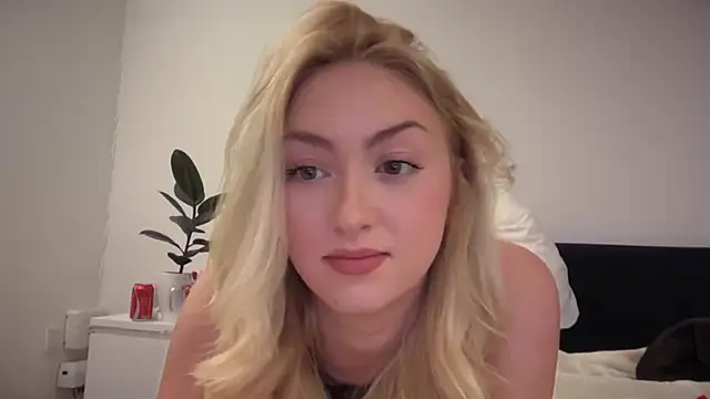 Kitty Swetty online show from March 10, 9:31 pm