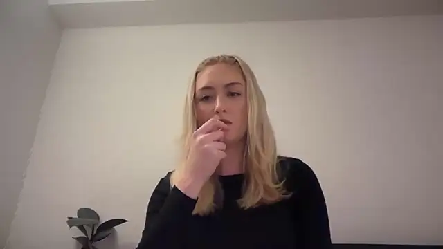 Kitty Swetty online show from April 21, 7:17 pm