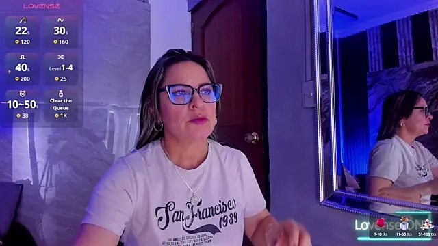 Agatha Pleasure online show from October 8, 11:30 am