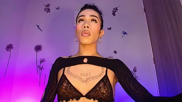 Snapshot of Barbydominant_fetish chatting on October 1, 8:20 am Barbydominant fetish online show from October 1, 8:20 am