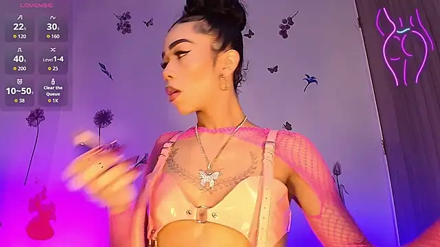 Snapshot of Barbydominant_fetish chatting on October 12, 11:15 pm Barbydominant fetish online show from October 12, 11:15 pm