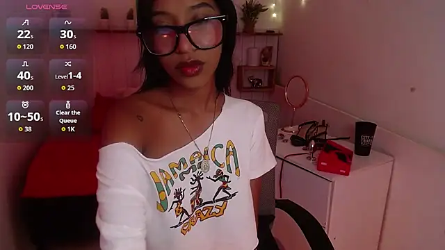LeilaEbony online show from September 17, 12:40 pm