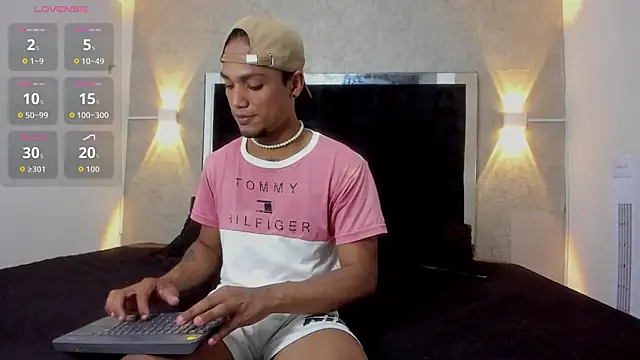 Snapshot of mateonick40 chatting on November 2, 6:10 pm mateonick40 online show from November 2, 6:10 pm