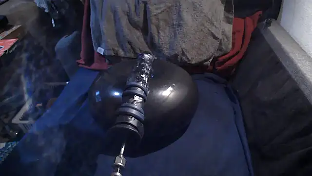 Snapshot of drieghe chatting on March 9, 3:32 am drieghe online show from March 9, 3:32 am