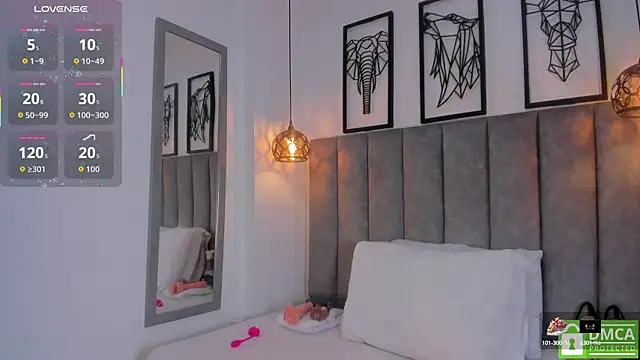 Snapshot of Gia_Scott chatting on October 5, 9:45 pm Gia Scott online show from October 5, 9:45 pm