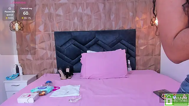 Gia Scott online show from December 4, 8:39 pm