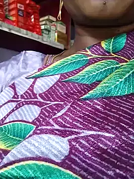 kavinila143 online show from July 16, 1:39 pm