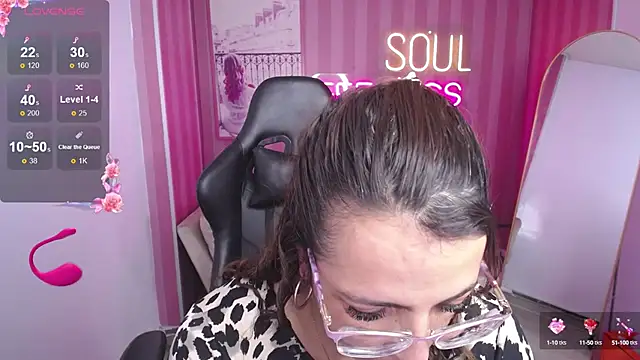Snapshot of _Evoni_b chatting on September 12, 7:47 pm Evoni b online show from September 12, 7:47 pm
