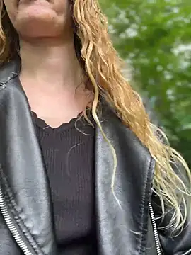 Bikergirl 97 online show from May 20, 1:17 pm