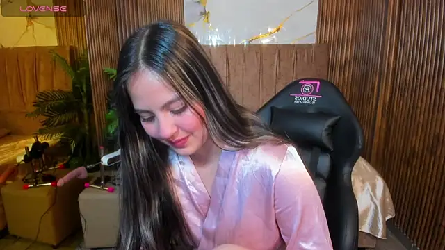 Snapshot of juanita_tay chatting on May 1, 11:37 am juanita tay online show from May 1, 11:37 am
