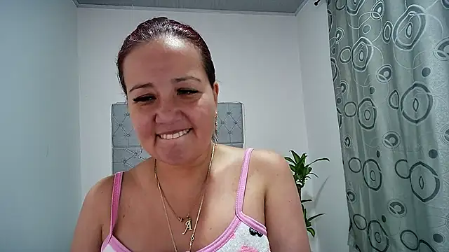 Snapshot of Gabrielajewel_ chatting on September 14, 1:32 pm Gabrielajewel online show from September 14, 1:32 pm