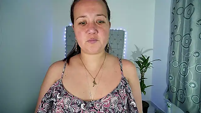 Snapshot of Gabrielajewel_ chatting on September 18, 9:06 pm Gabrielajewel online show from September 18, 9:06 pm