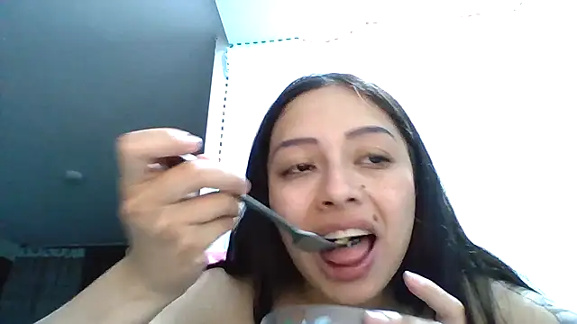 sara gomez1  online show from May 22, 12:18 am