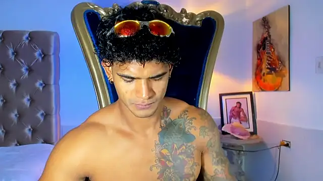 antonio  444 online show from May 6, 1:47 am