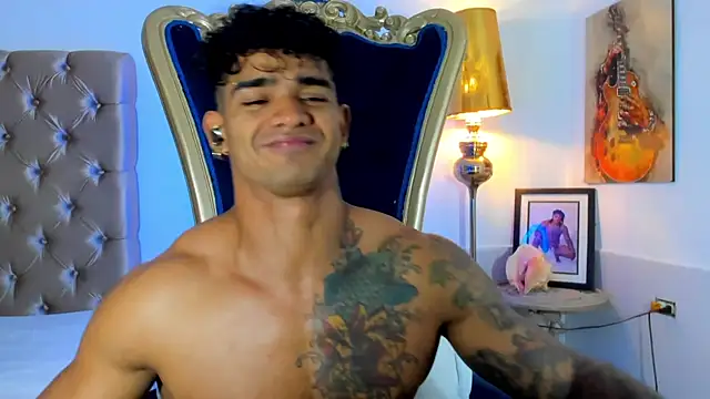 antonio  444 online show from June 25, 2:11 am