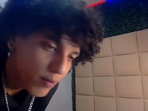 Xfire boy69 online show from October 8, 3:20 pm