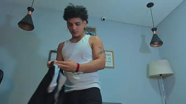 Xfire boy69 online show from December 15, 2:10 pm