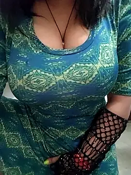 Snapshot of hot_grieal1 chatting on December 16, 10:37 pm hot grieal1 online show from December 16, 10:37 pm