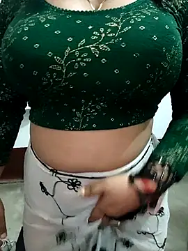 Snapshot of hot_grieal1 chatting on February 6, 1:10 am hot grieal1 online show from February 6, 1:10 am