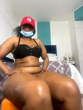Curvy SquirtMachine online show from September 12, 5:51 am