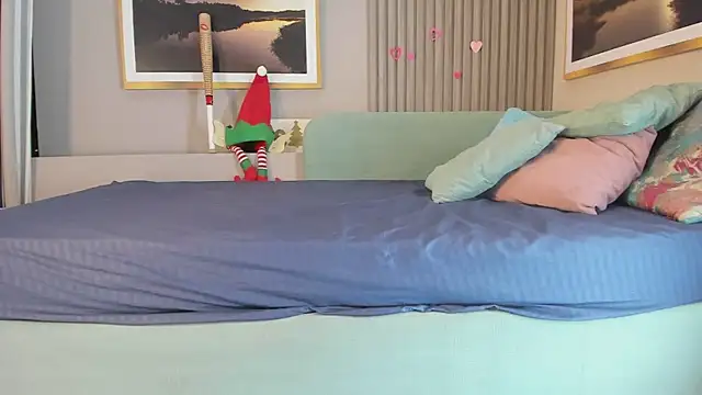 Snapshot of Blue_Sixx chatting on November 15, 9:54 pm Blue Sixx online show from November 15, 9:54 pm