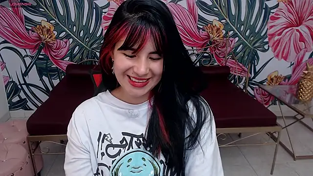 Nina harper  online show from September 18, 8:00 pm