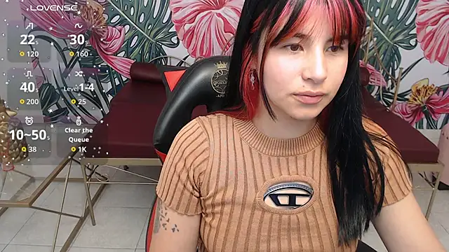 Nina harper  online show from October 1, 8:15 pm