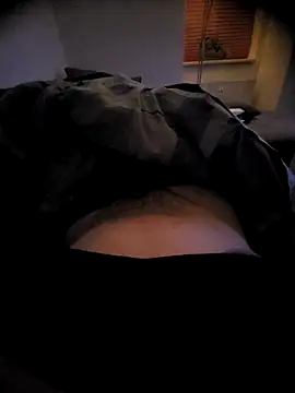 Snapshot of Macwurf chatting on December 15, 1:21 am Macwurf online show from December 15, 1:21 am