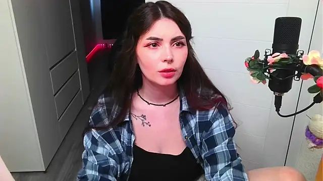 Snapshot of peachyness chatting on April 27, 5:00 pm peachyness online show from April 27, 5:00 pm
