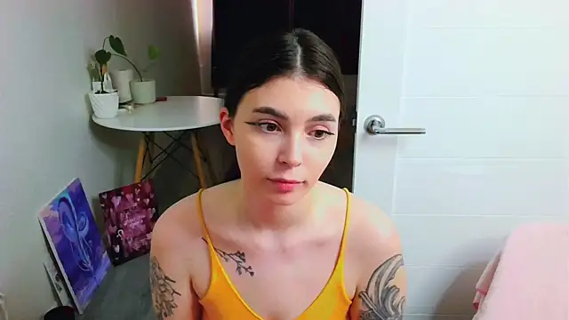 Snapshot of peachyness chatting on August 5, 4:32 pm peachyness online show from August 5, 4:32 pm
