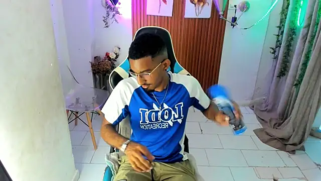 Darwin mayo online show from November 11, 5:24 pm