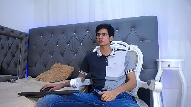 Sebalexis7 online show from October 18, 2:36 am