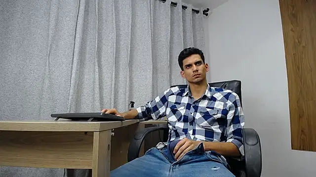 Sebalexis7 online show from November 13, 3:38 am