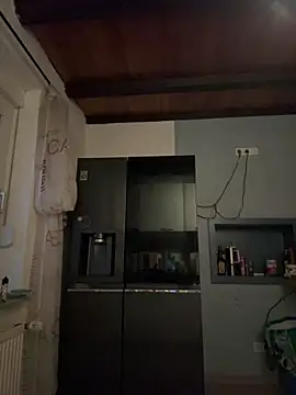 Snapshot of SweetTeenGirl chatting on November 10, 6:12 am SweetTeenGirl online show from November 10, 6:12 am